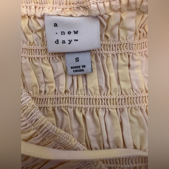 NEW A new Day Pastel Yellow smocked crop tube top, size small - Picture 5 of 7